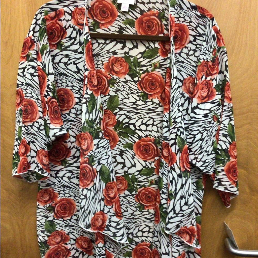 Medium lularoe Shirley